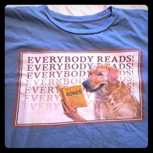 Men’s “Everybody Reads!” dog t-shirt 📖🦮